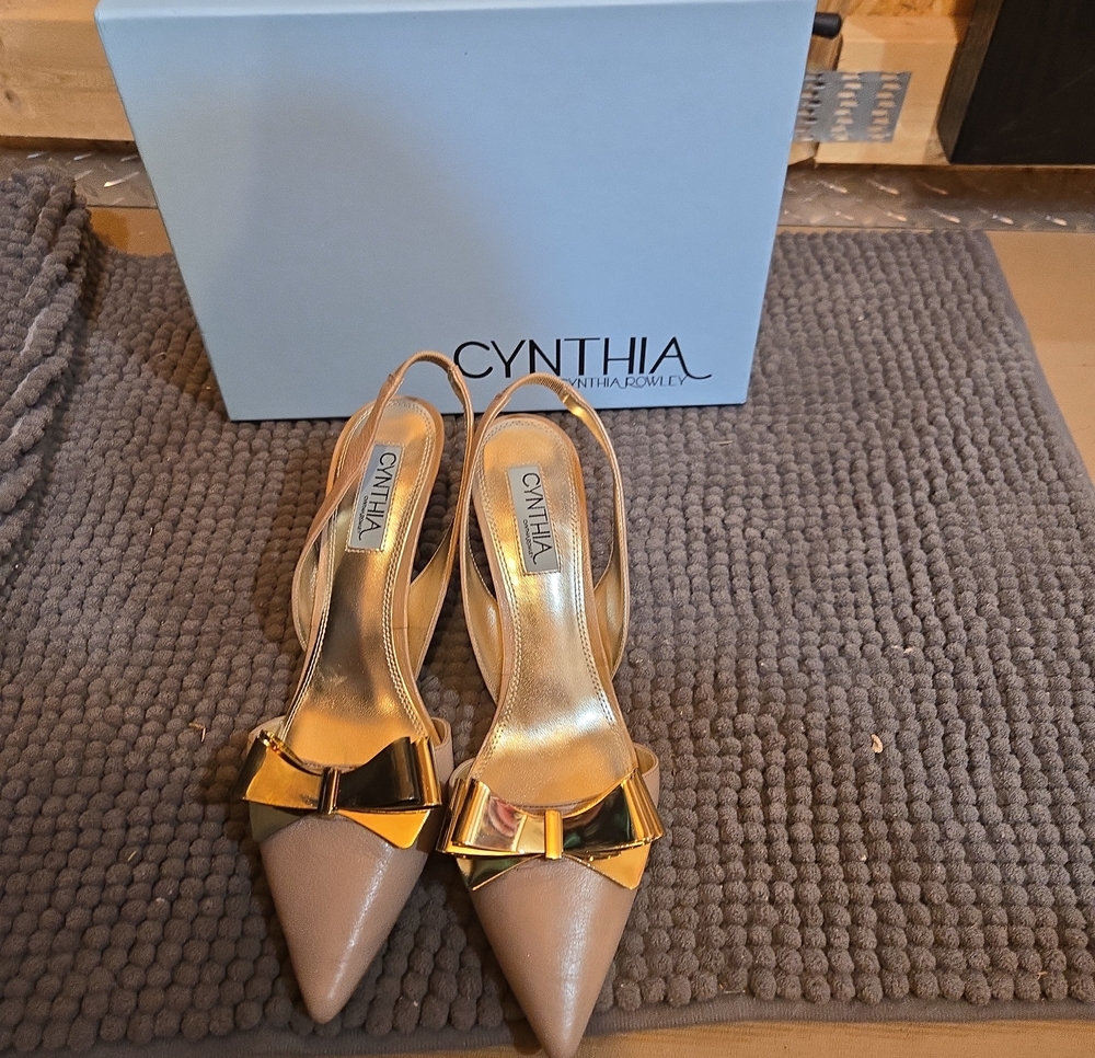 Cynthia Rowley Taupe Pointed Slingback Pumps with Gold Bow
